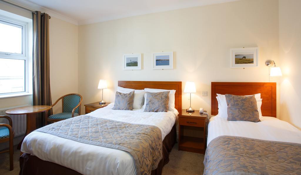 The Clonakilty Hotel エクステリア 写真