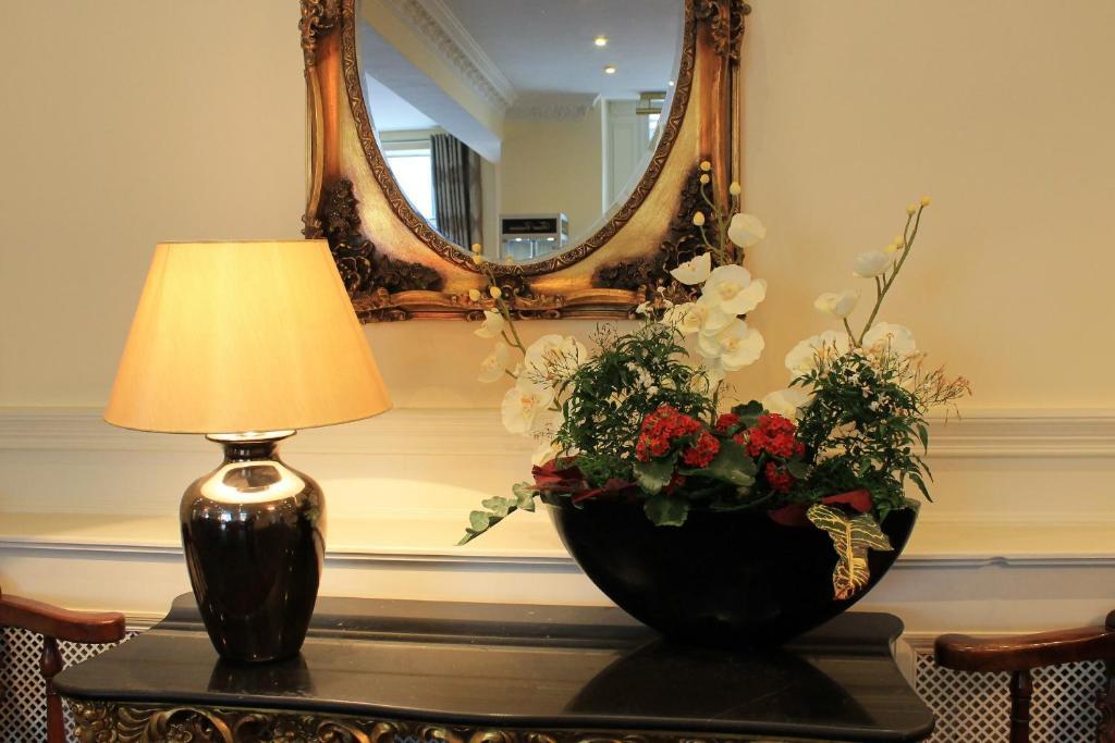 The Clonakilty Hotel エクステリア 写真